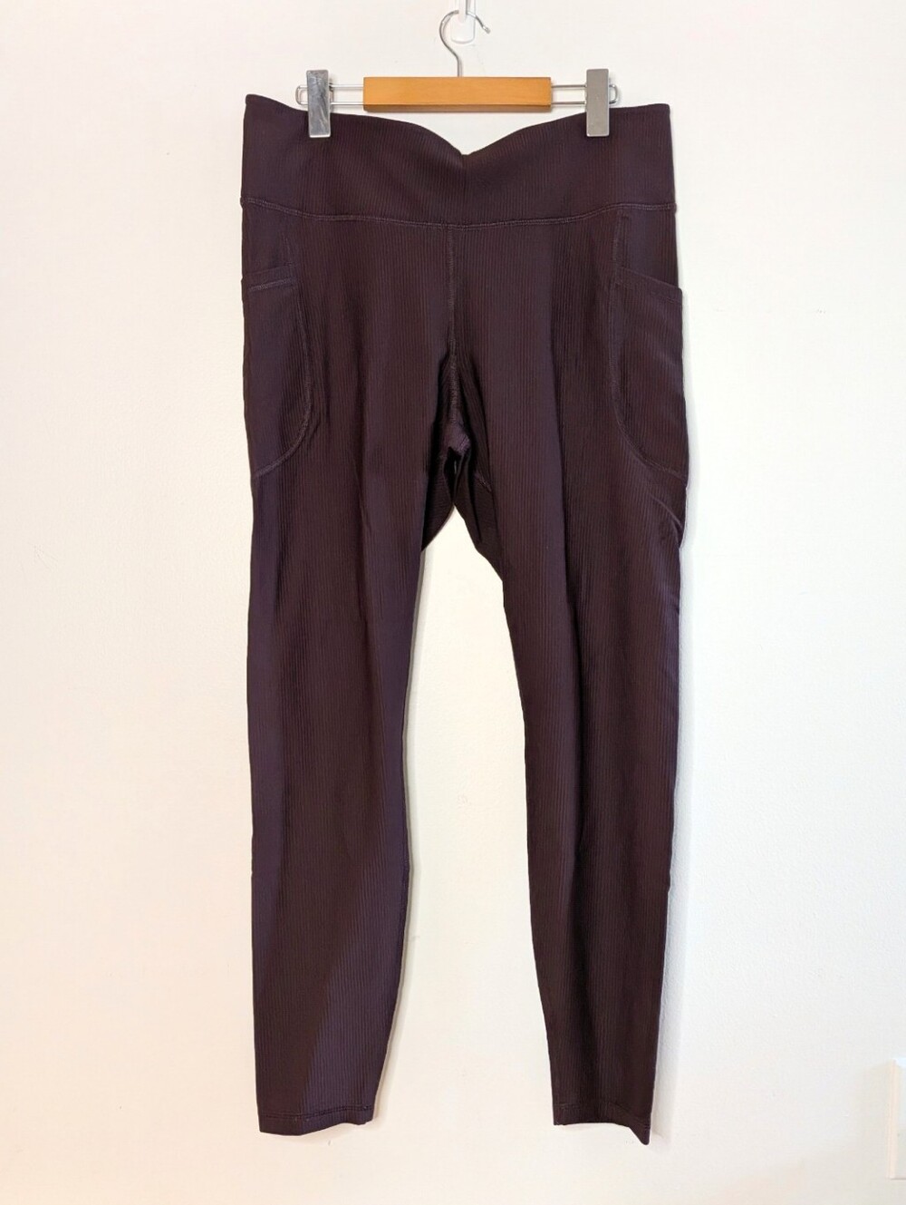 Purple Ribbed High-Rise Gym Leggings With Pockets